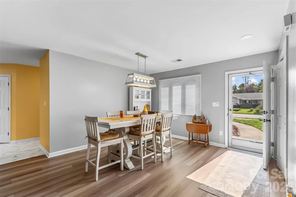 141 Derbyshire Drive Hendersonville, NC 28792