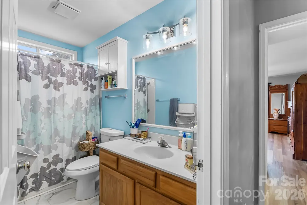 141 Derbyshire Drive Hendersonville, NC 28792