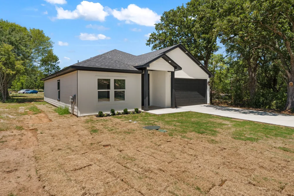 104 Clear Fork Street Gun Barrel City, TX 75156