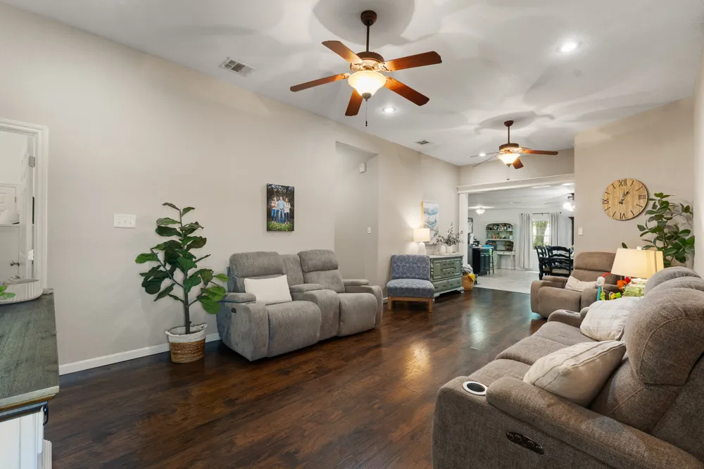 8648 County Road 1128 Godley, TX 76044