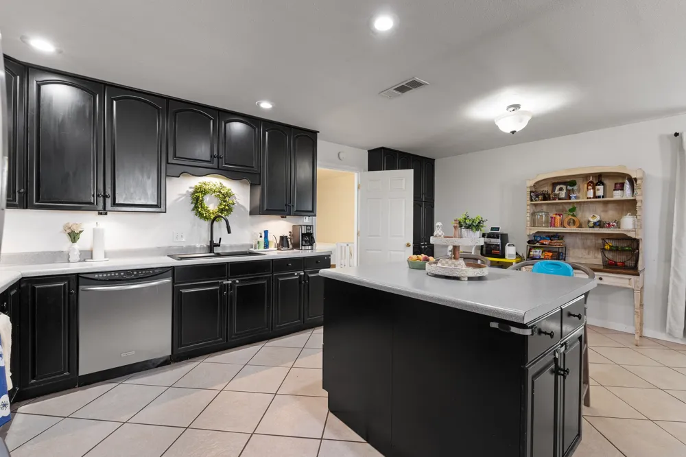 8648 County Road 1128 Godley, TX 76044