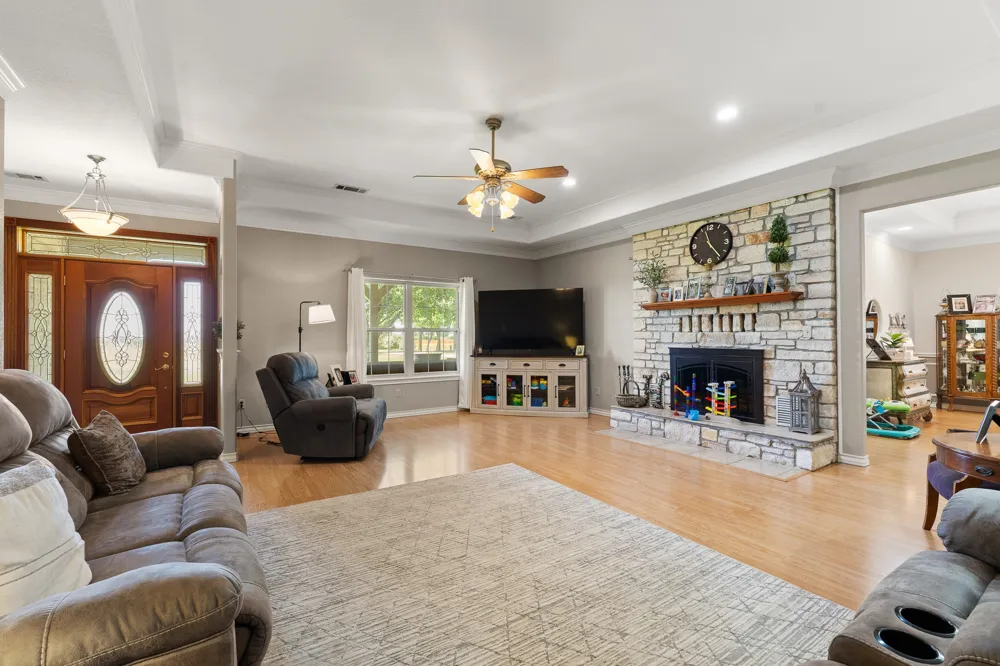 8648 County Road 1128 Godley, TX 76044