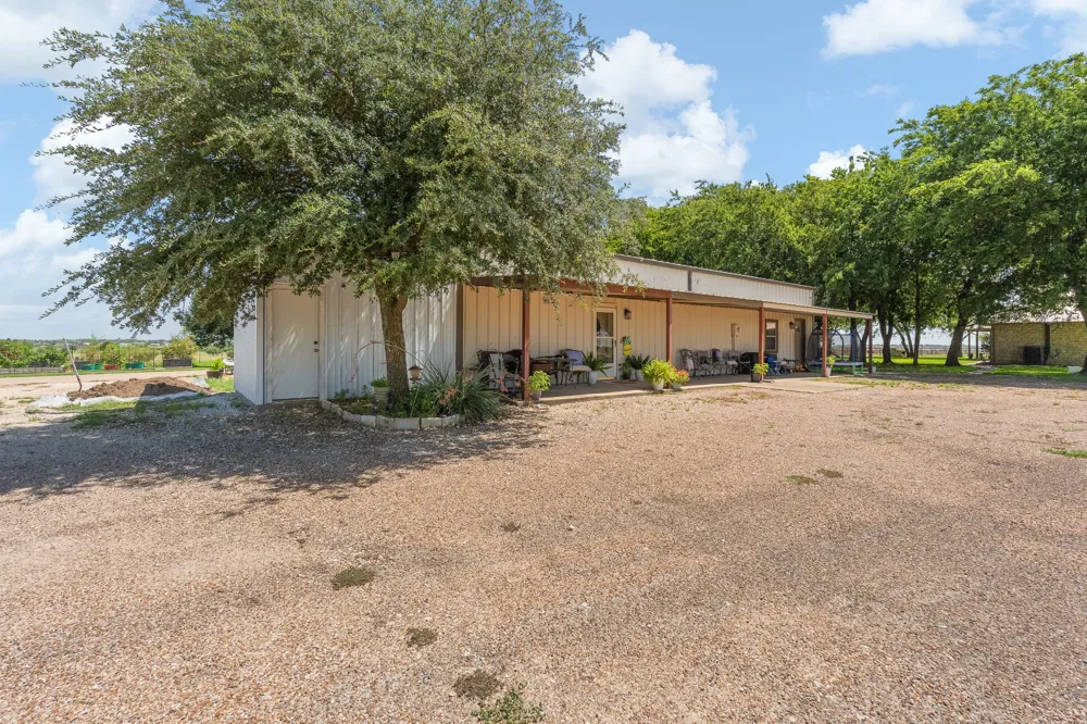 8648 County Road 1128 Godley, TX 76044