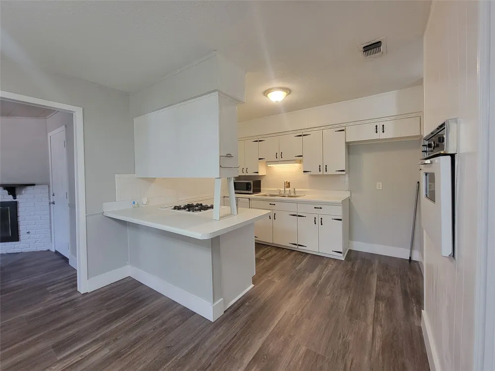 829 E Mustang Street Crowley, TX 76036