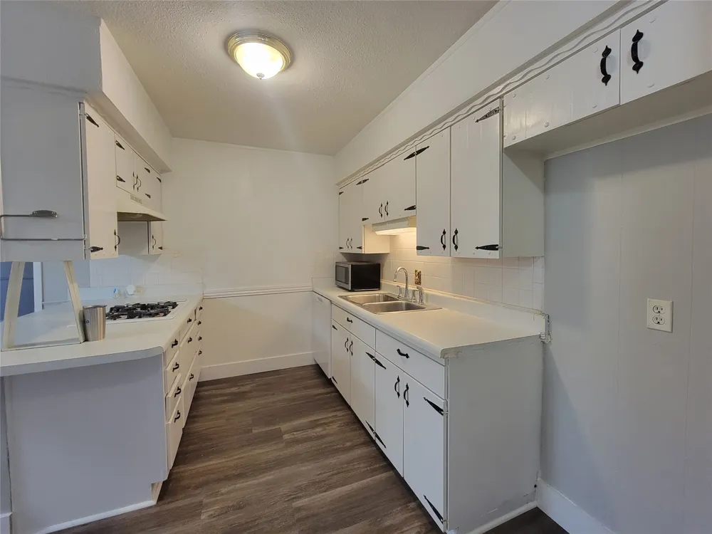 829 E Mustang Street Crowley, TX 76036