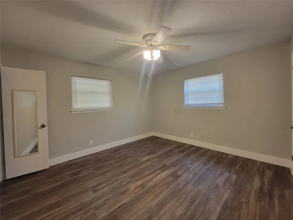 829 E Mustang Street Crowley, TX 76036