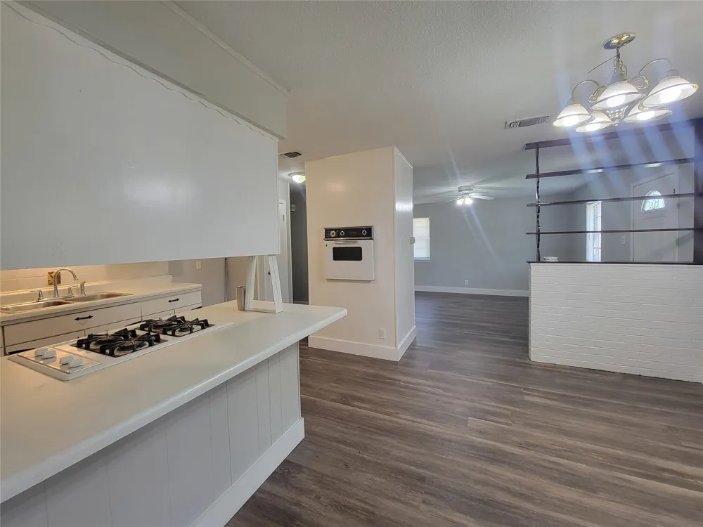 829 E Mustang Street Crowley, TX 76036