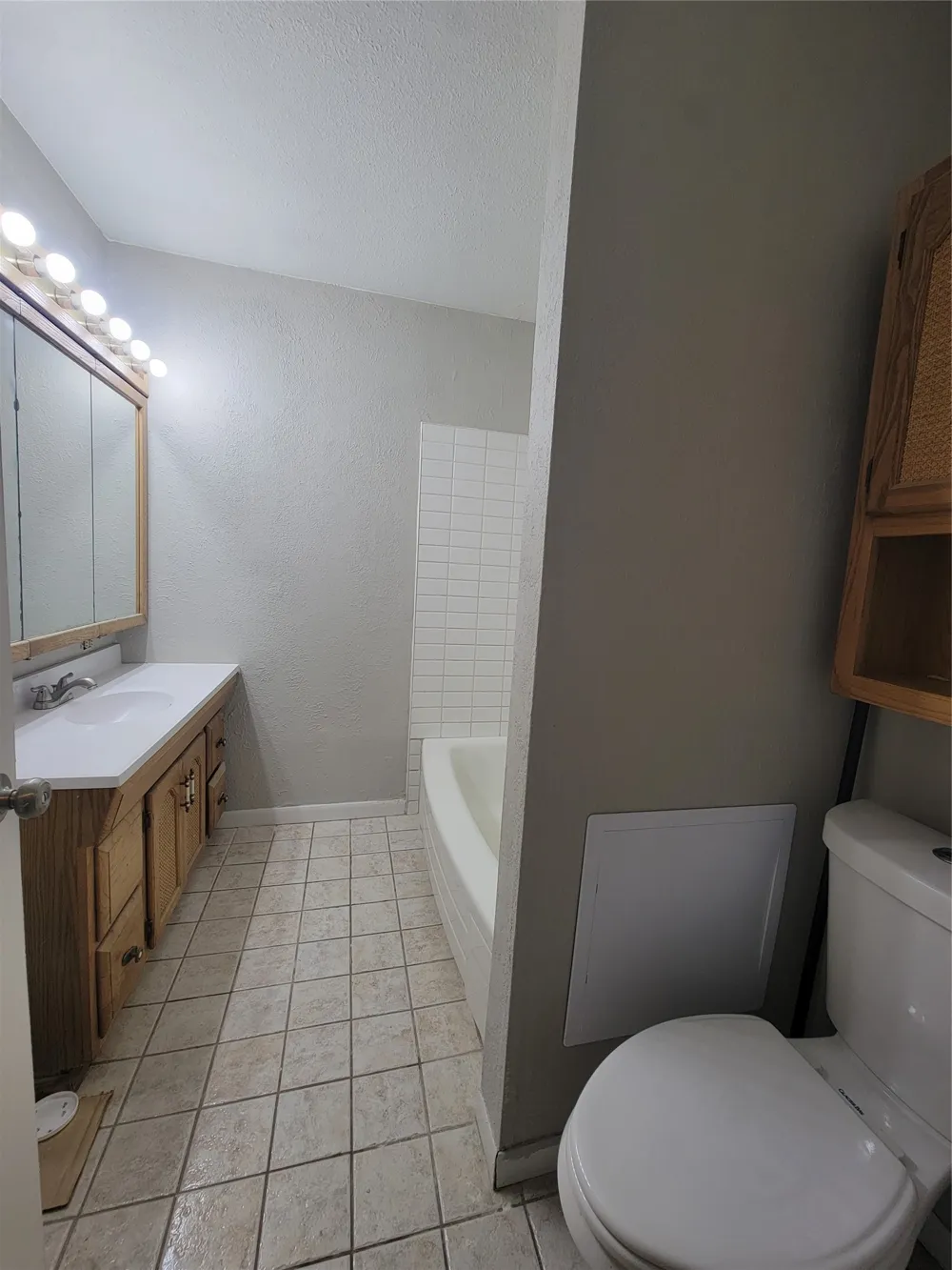 829 E Mustang Street Crowley, TX 76036
