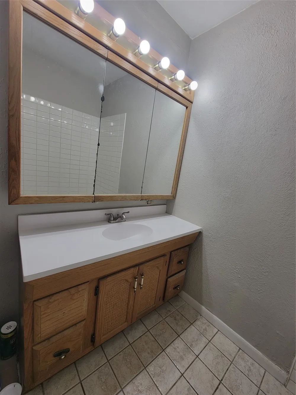 829 E Mustang Street Crowley, TX 76036