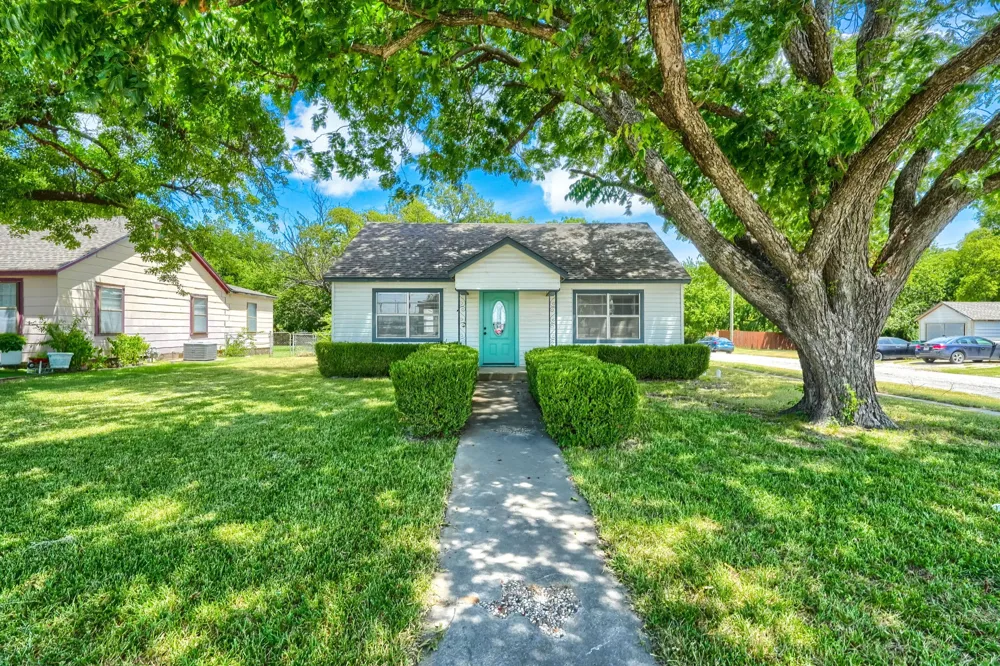 1802 Refinery Road Gainesville, TX 76240