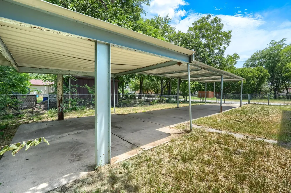 1802 Refinery Road Gainesville, TX 76240