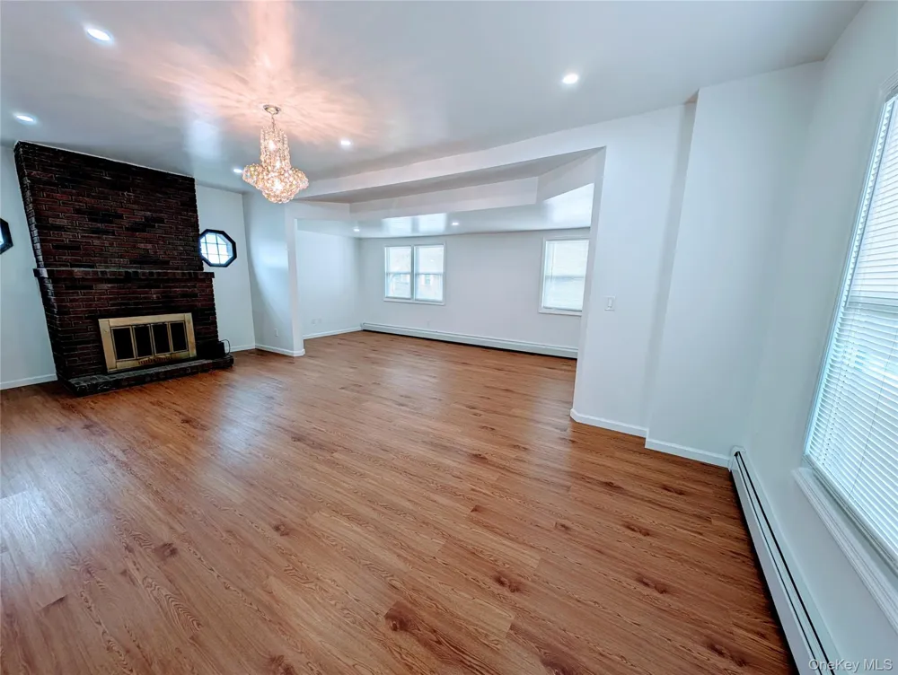 143-40 poplar Avenue Flushing, NY 11355