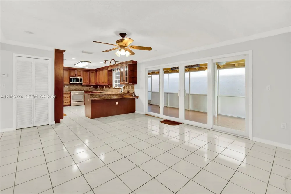 10825 SW 91st Ln Miami, FL 33176