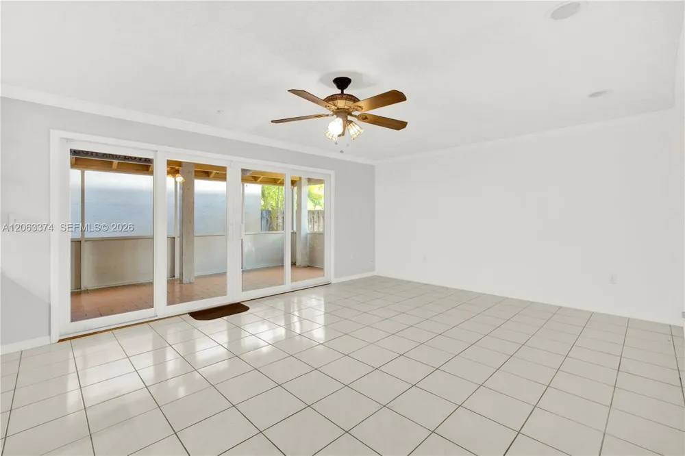10825 SW 91st Ln Miami, FL 33176