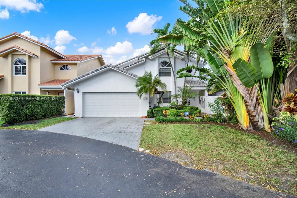 10825 SW 91st Ln Miami, FL 33176