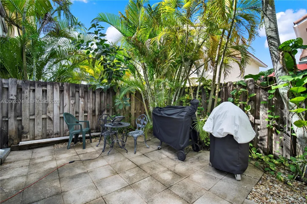 10825 SW 91st Ln Miami, FL 33176