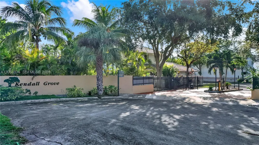 10825 SW 91st Ln Miami, FL 33176