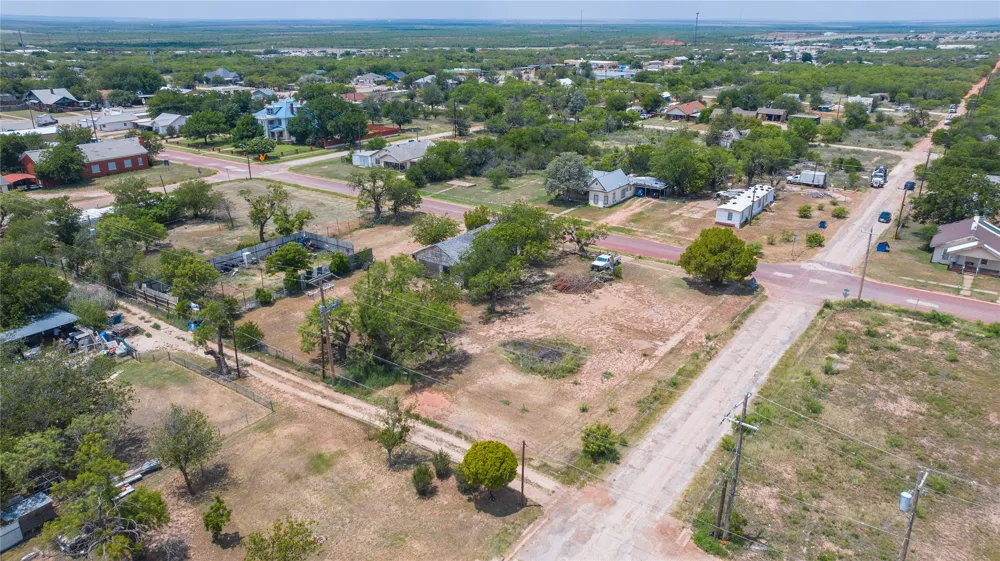 210 E Campbell Street Stamford, TX 79553