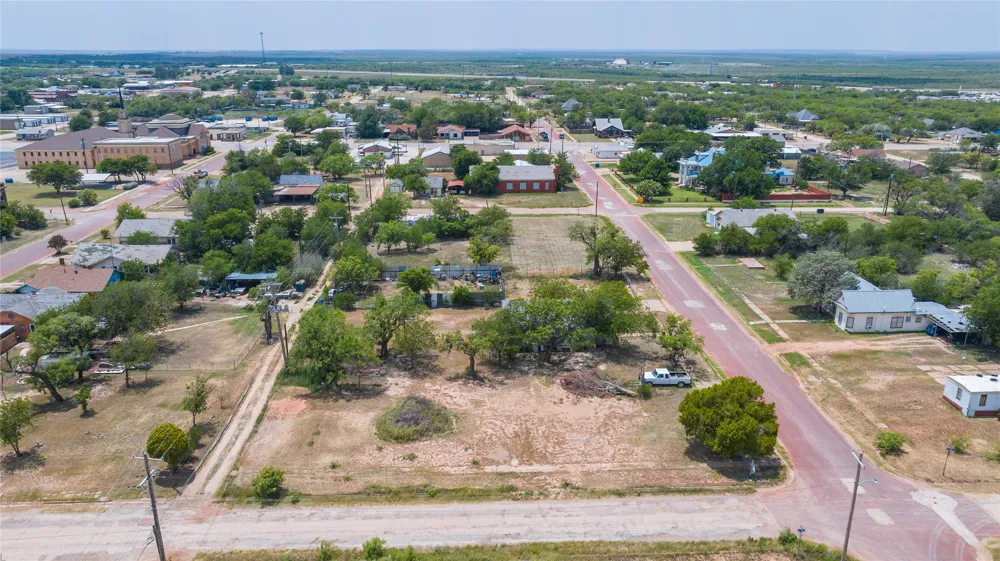 210 E Campbell Street Stamford, TX 79553
