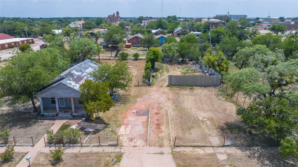 210 E Campbell Street Stamford, TX 79553