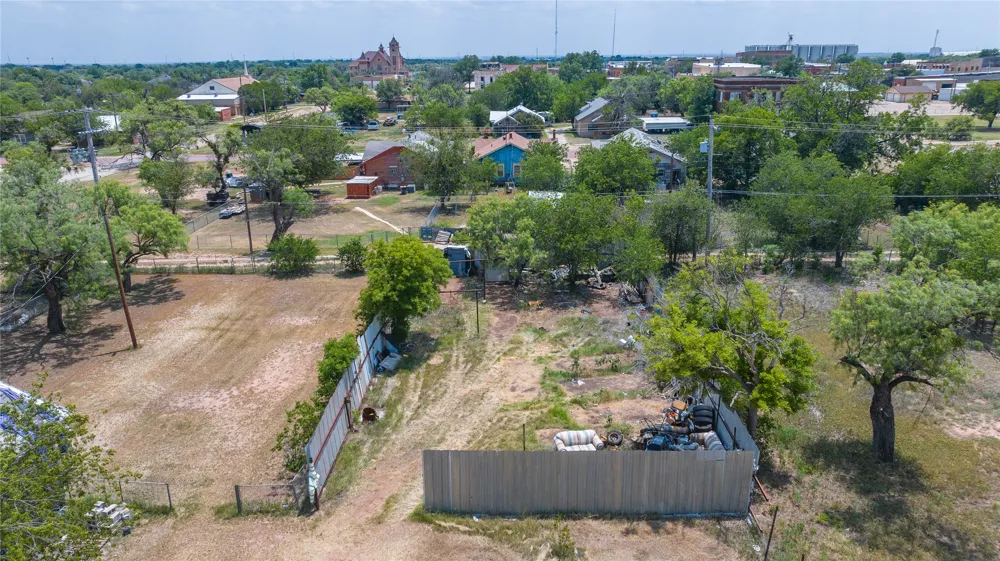 210 E Campbell Street Stamford, TX 79553
