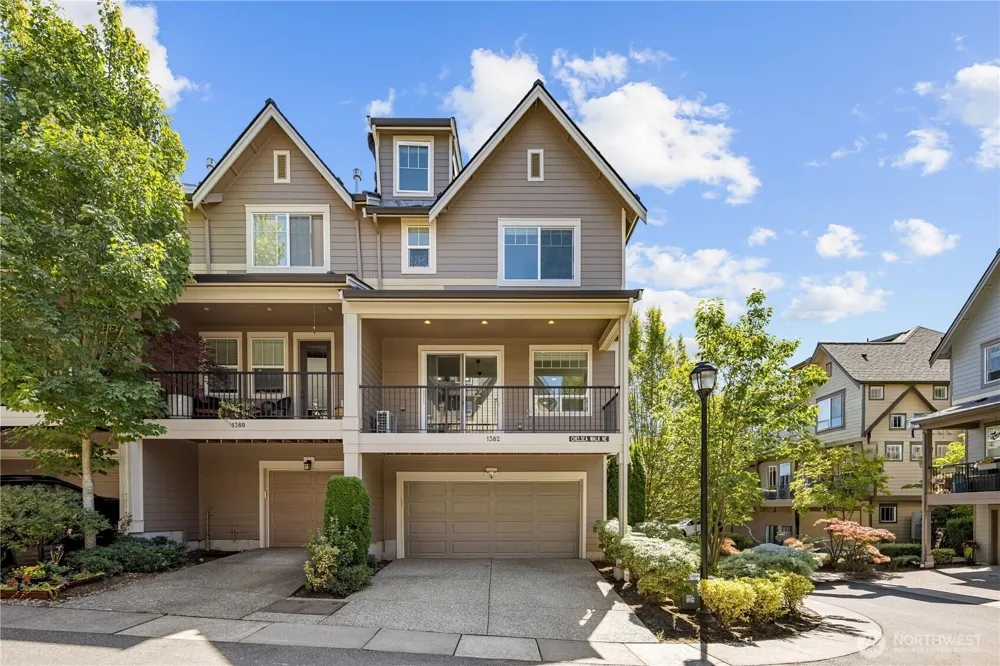 1382 Chelssea Walk NE Issaquah, WA 98029