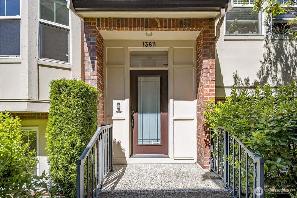 1382 Chelssea Walk NE Issaquah, WA 98029