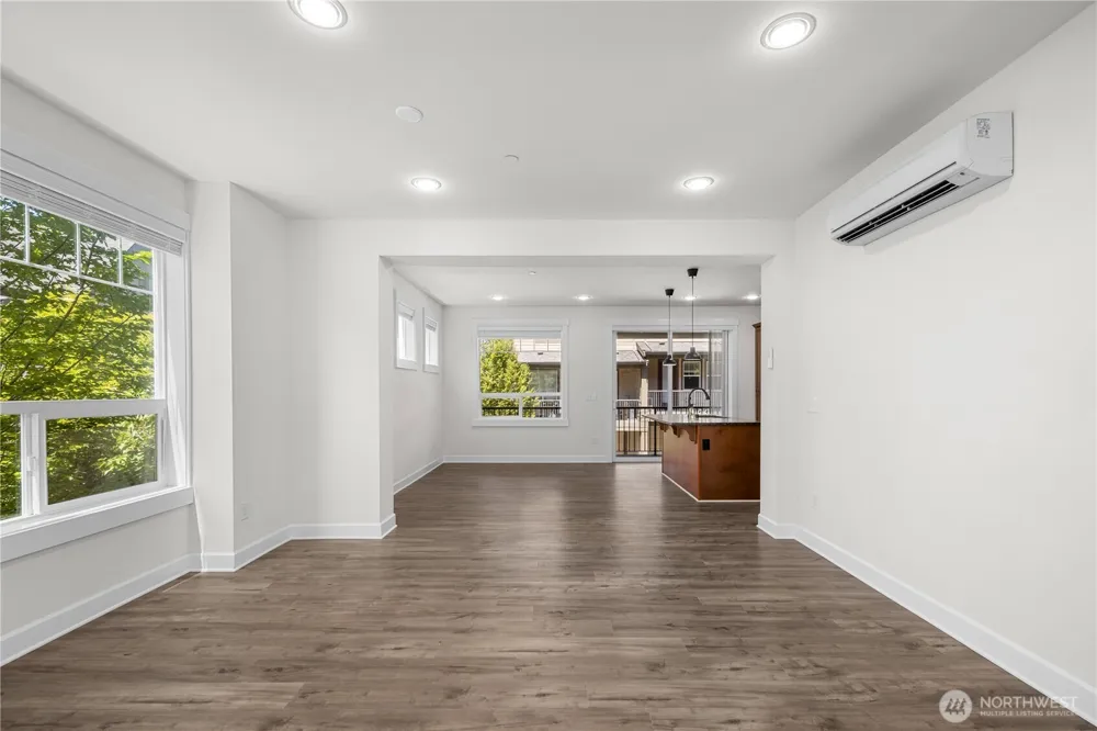 1382 Chelssea Walk NE Issaquah, WA 98029