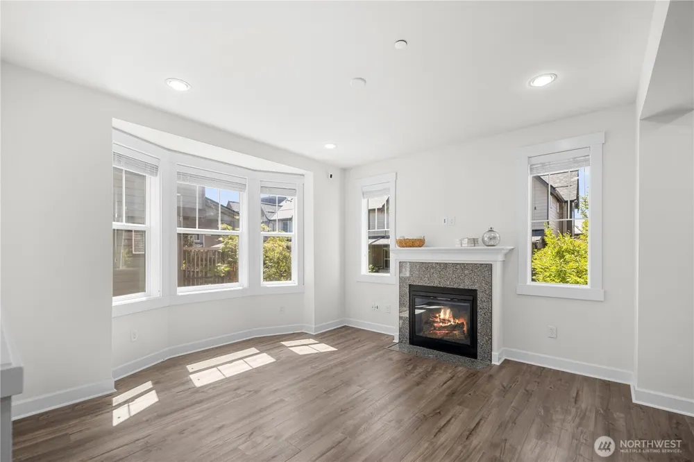 1382 Chelssea Walk NE Issaquah, WA 98029