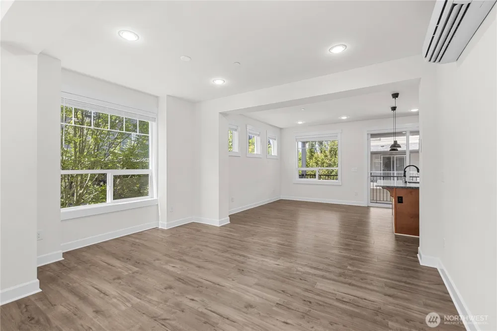 1382 Chelssea Walk NE Issaquah, WA 98029