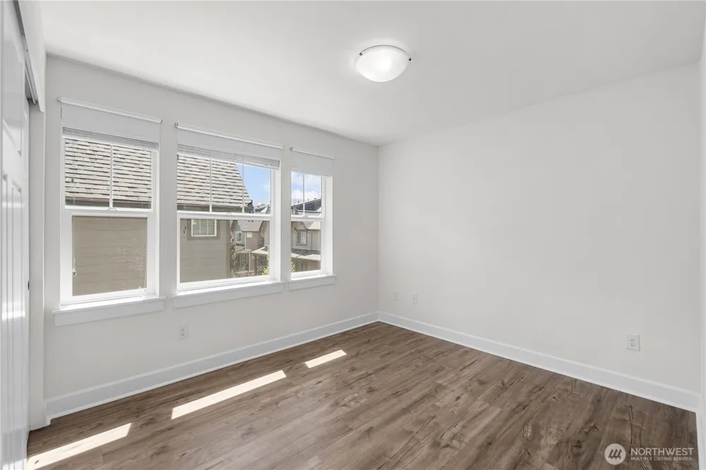 1382 Chelssea Walk NE Issaquah, WA 98029
