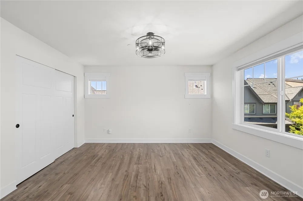 1382 Chelssea Walk NE Issaquah, WA 98029