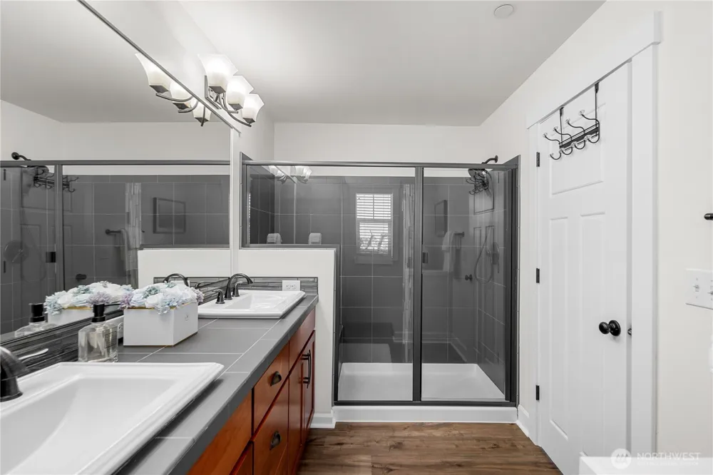 1382 Chelssea Walk NE Issaquah, WA 98029