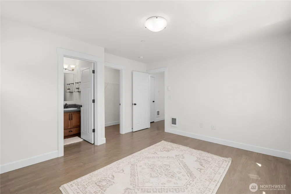 1382 Chelssea Walk NE Issaquah, WA 98029