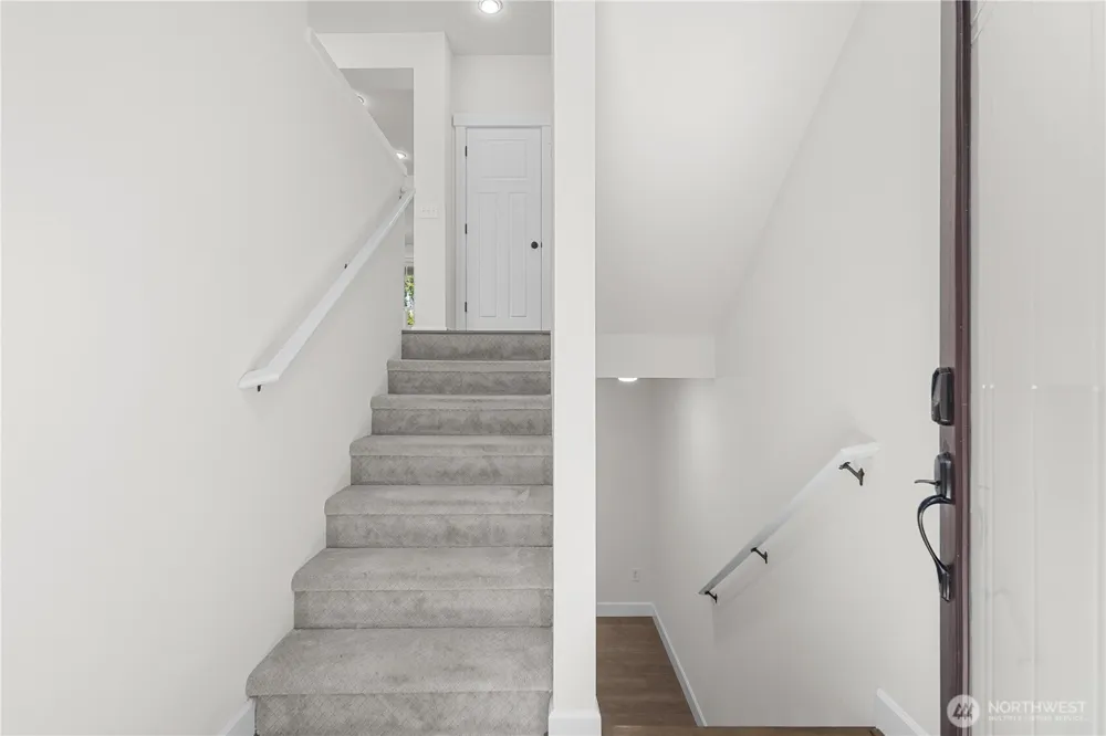 1382 Chelssea Walk NE Issaquah, WA 98029
