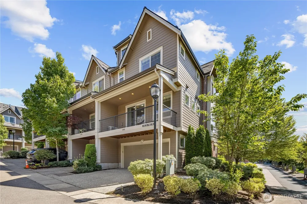 1382 Chelssea Walk NE Issaquah, WA 98029