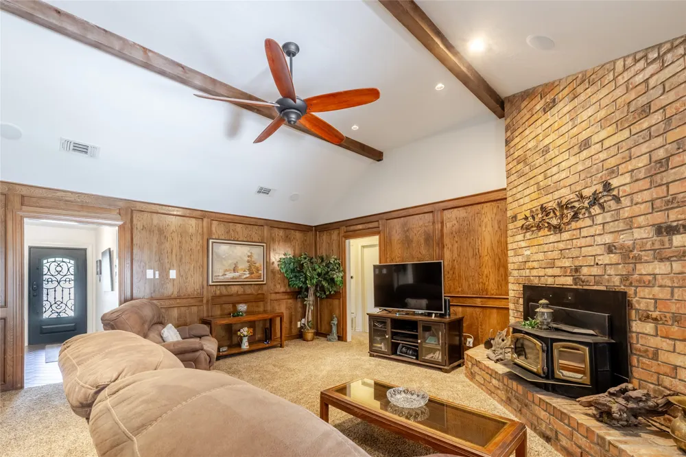 22 Greenbriar Street Mineral Wells, TX 76067