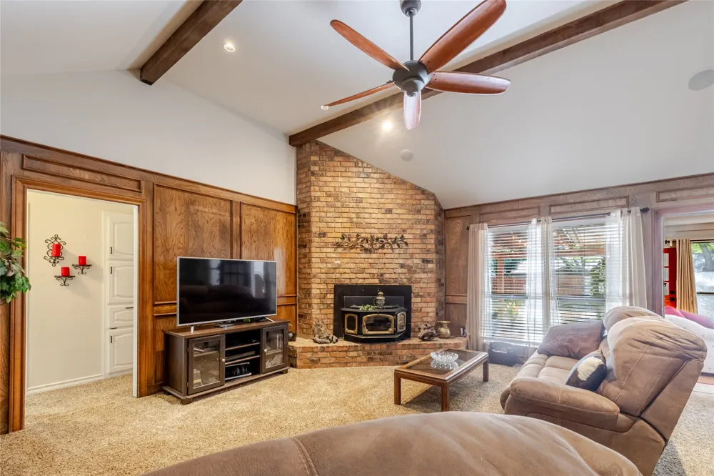 22 Greenbriar Street Mineral Wells, TX 76067