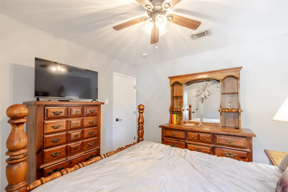 22 Greenbriar Street Mineral Wells, TX 76067