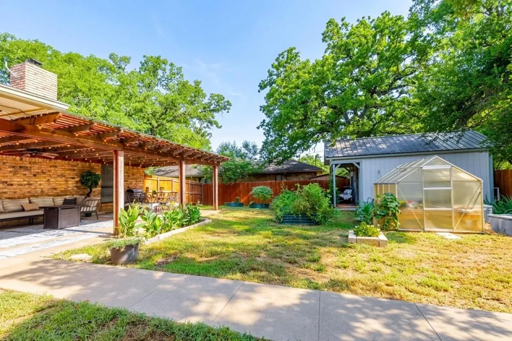 22 Greenbriar Street Mineral Wells, TX 76067