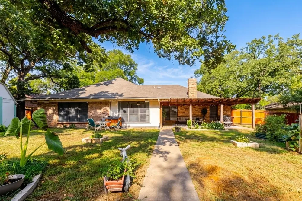 22 Greenbriar Street Mineral Wells, TX 76067