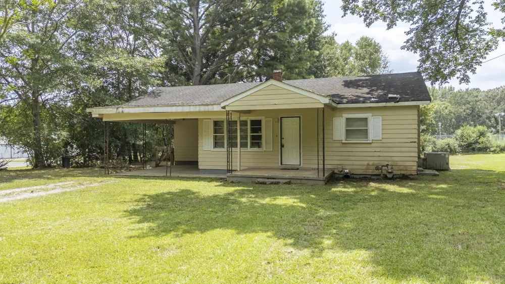 114 S PARKWAY AVE Bethel Springs, TN 38315