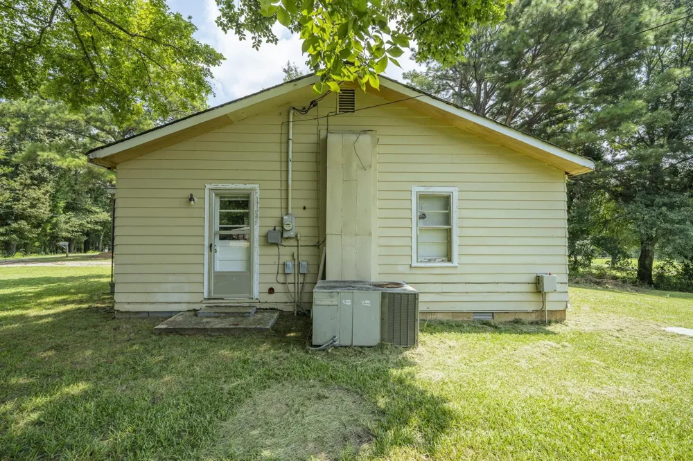 114 S PARKWAY AVE Bethel Springs, TN 38315