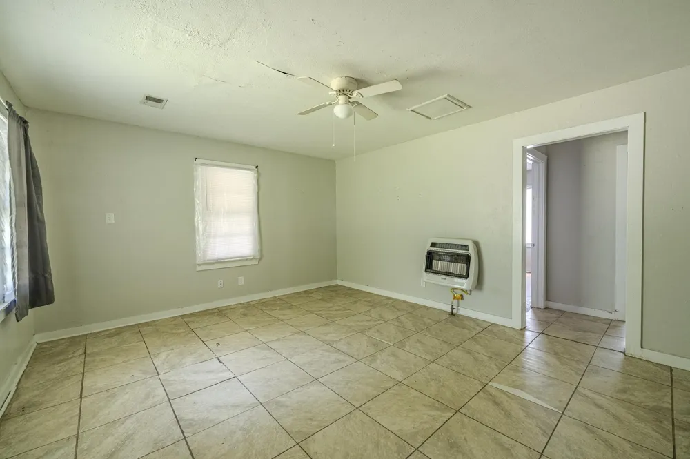 114 S PARKWAY AVE Bethel Springs, TN 38315