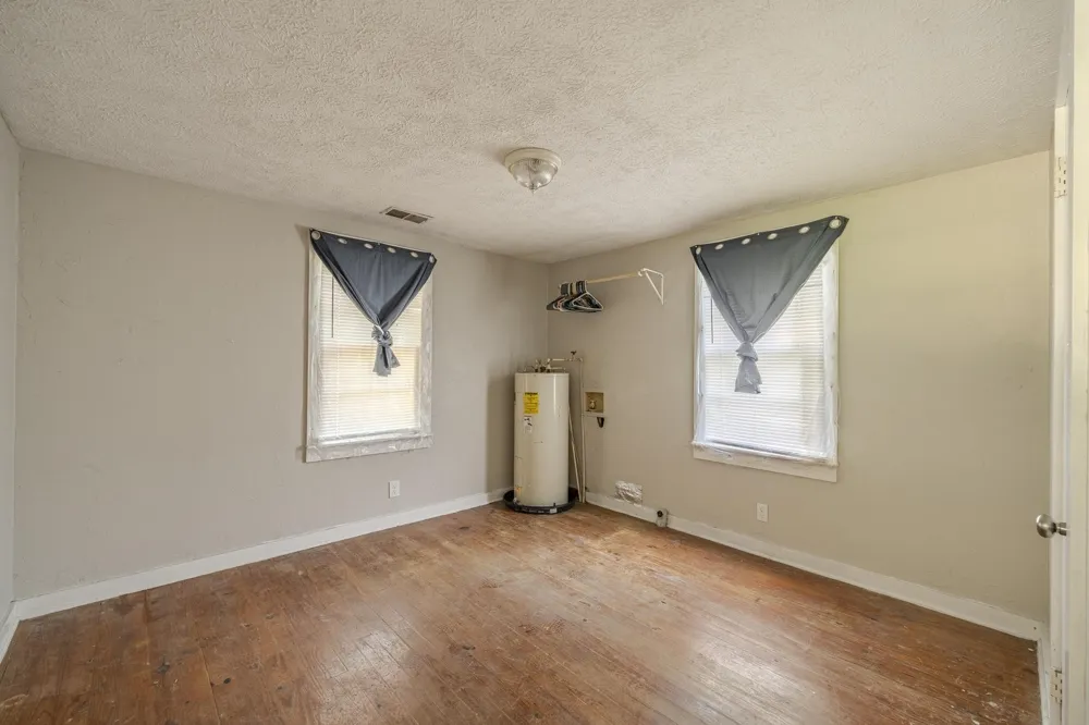 114 S PARKWAY AVE Bethel Springs, TN 38315