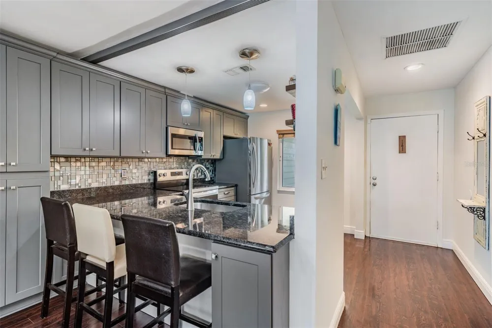 637 DRAKE LANE Dunedin, FL 34698