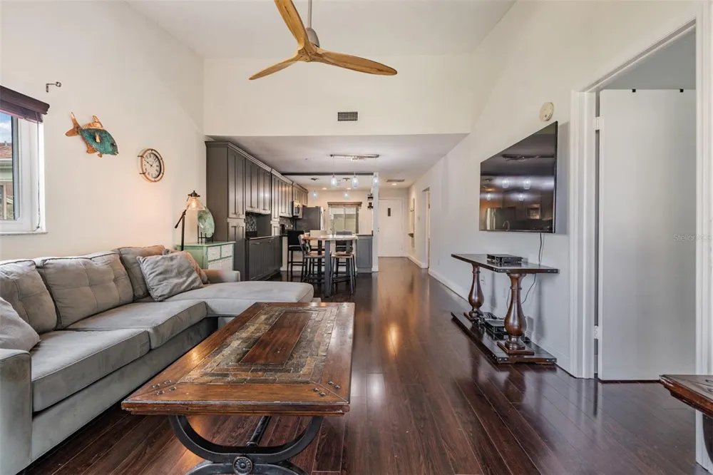 637 DRAKE LANE Dunedin, FL 34698