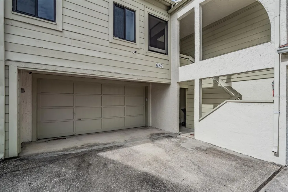 637 DRAKE LANE Dunedin, FL 34698