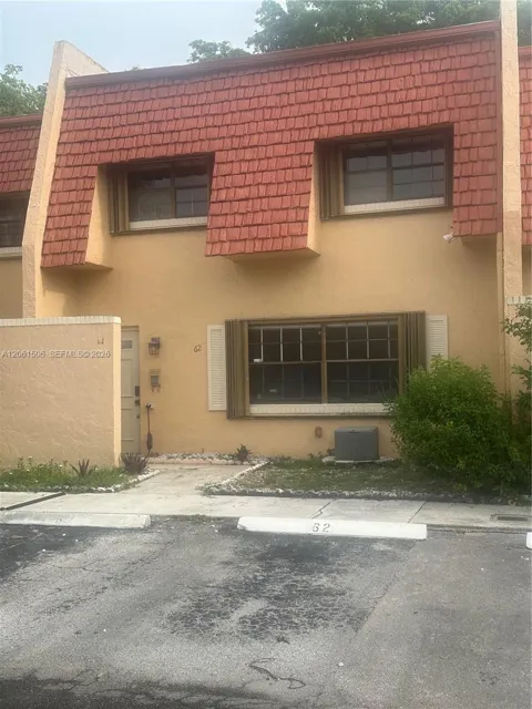 62 Spinning Wheel Ln
