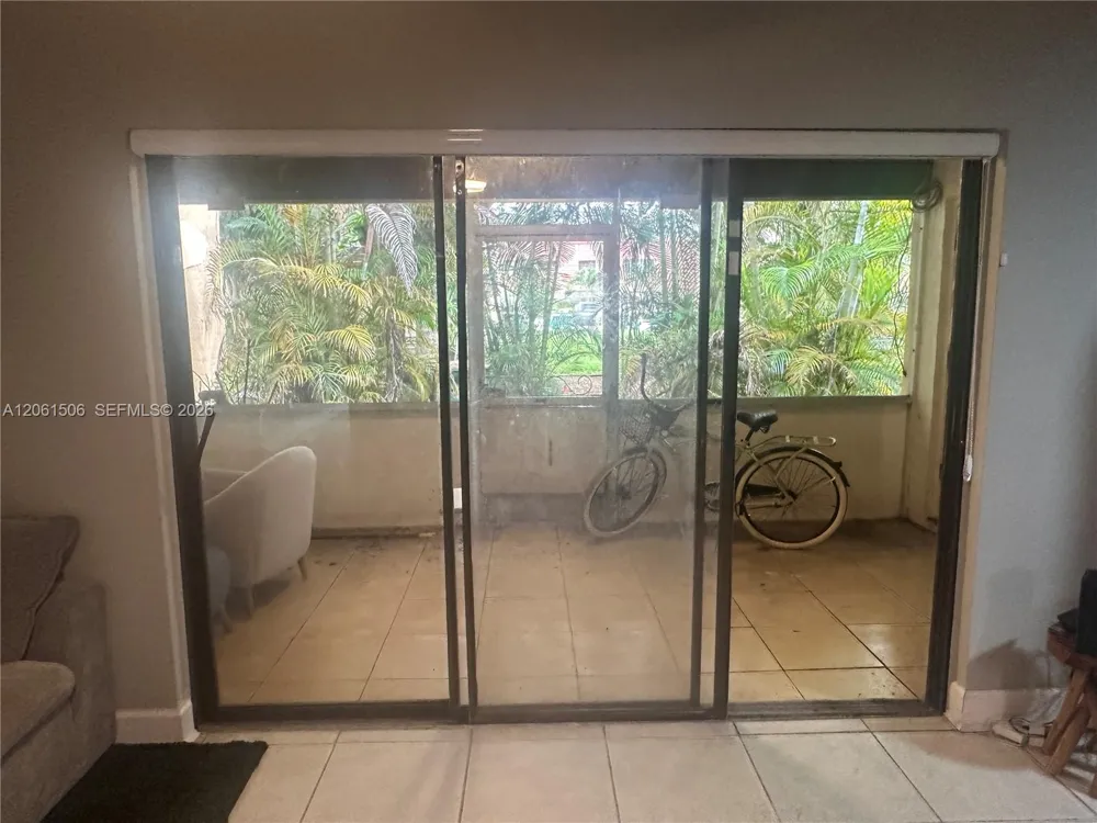 62 Spinning Wheel Ln Tamarac, FL 33319